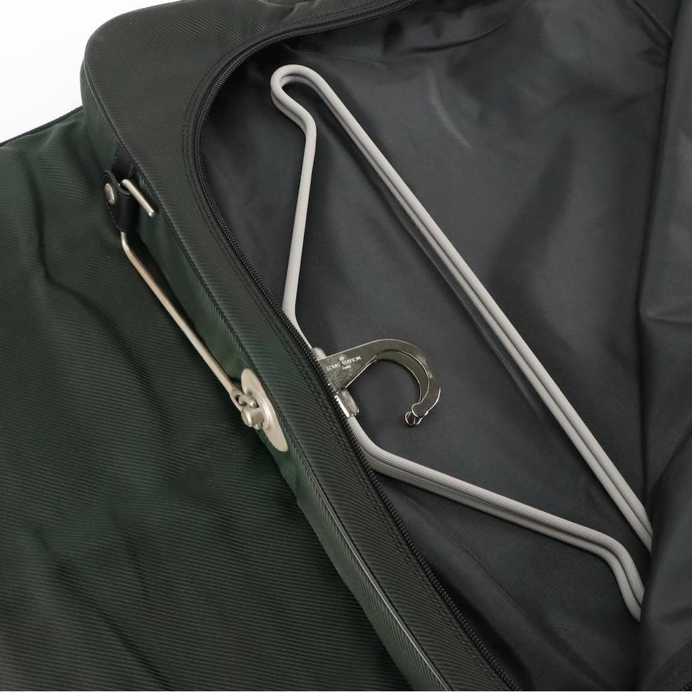 Louis Vuitton Taiga Gibeciere Garment Bag 💼 - Picture 5 of 12